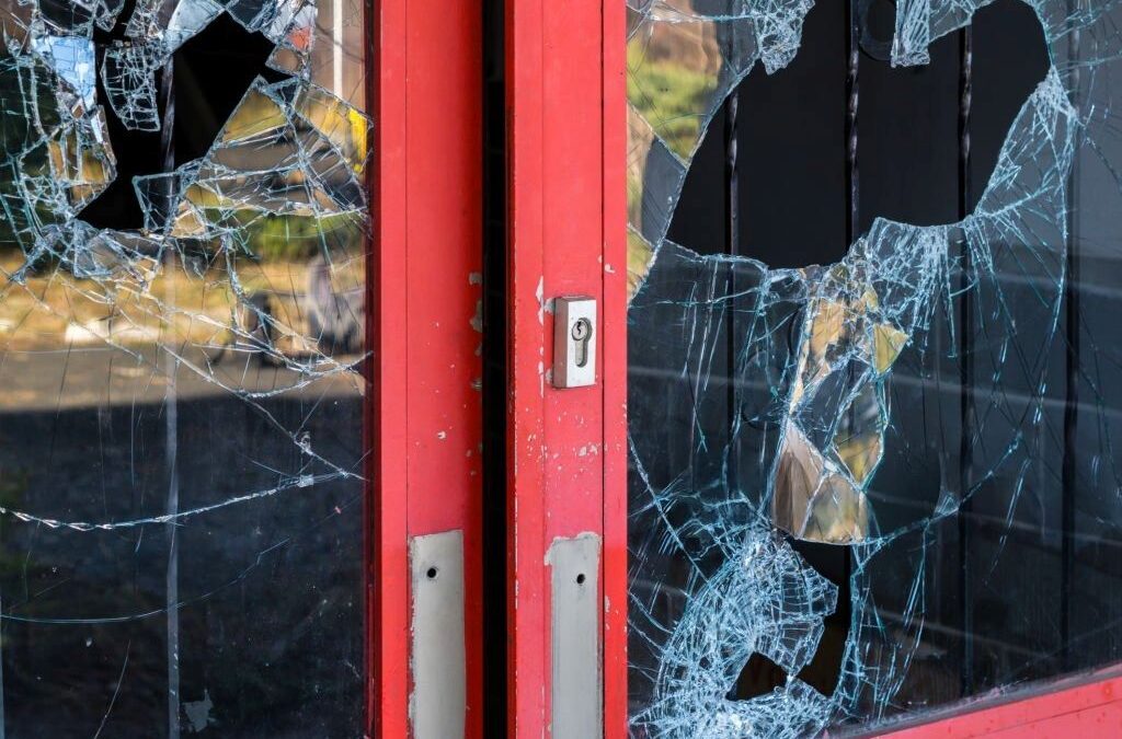 https://247mobileglass.com/commercial-glass-repair/storefront-windows/